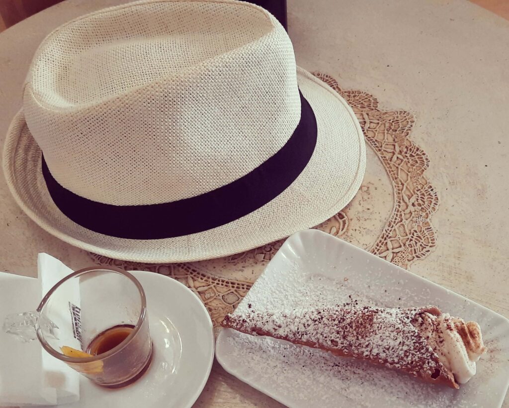 Gran Tour Sicilia 2021 Cannolo siciliano